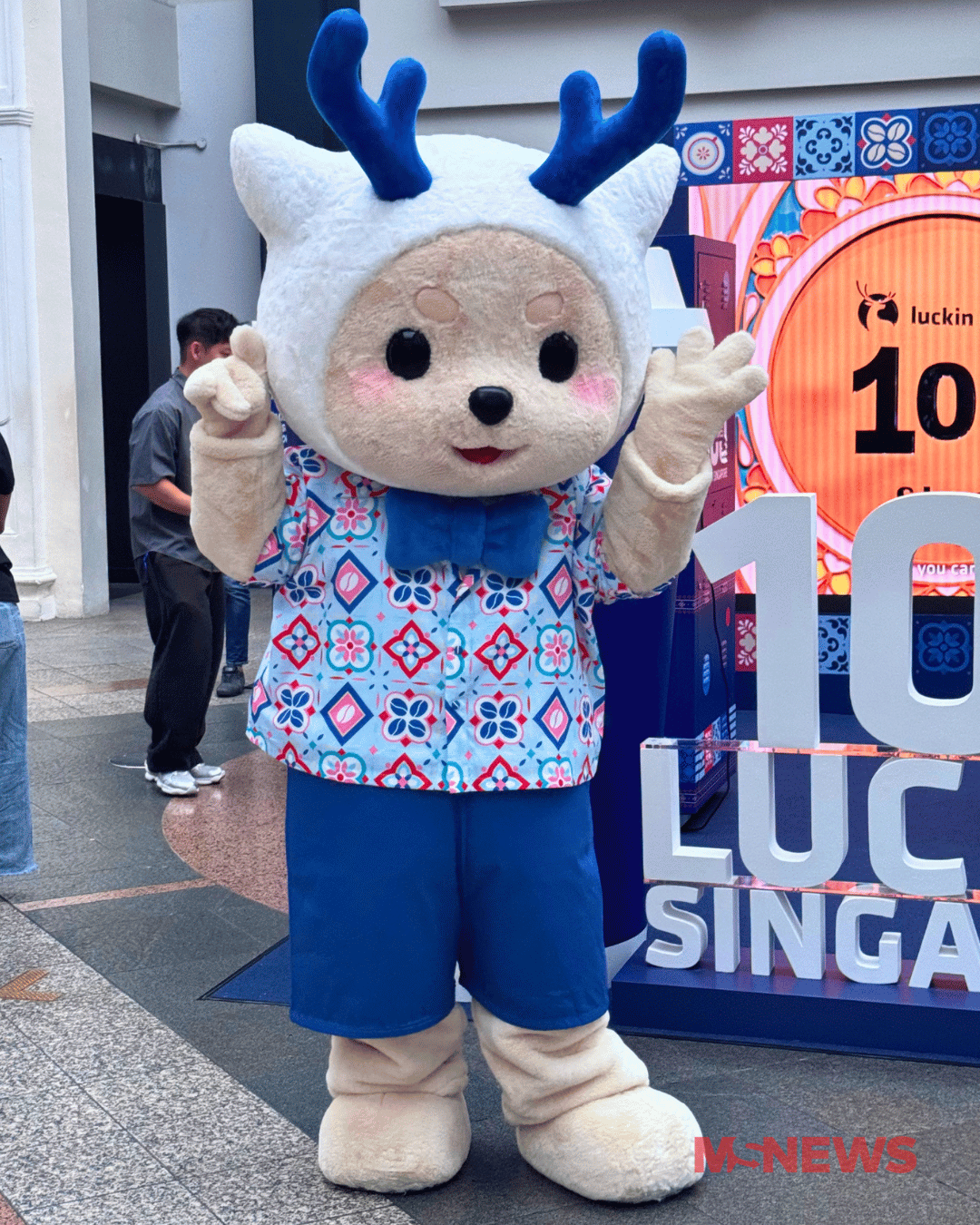 luckin coffee 100th store