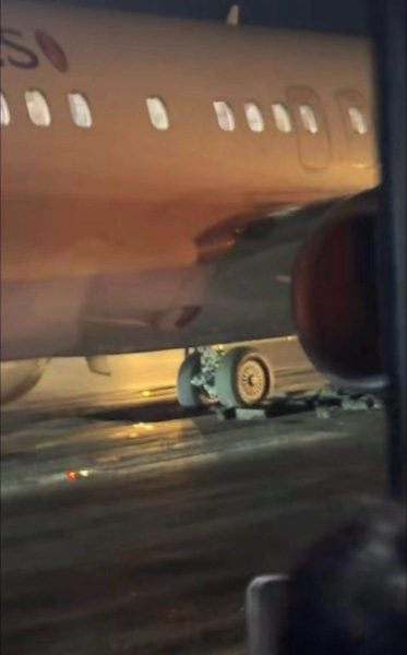 china airlines stuck
