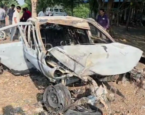 4 killed car fire