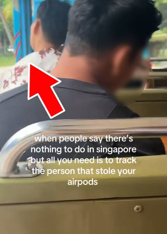 airpods sentosa (1)